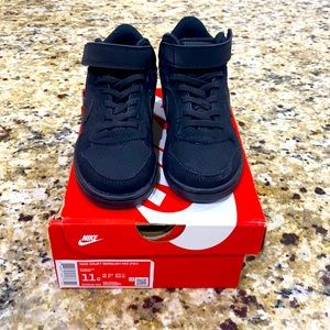 Nike court borough mid (psv) Sz 11c